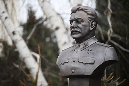 В мемориале пострадавшим от репрессий установили бюст Сталина