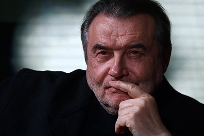 Стало известно о романе 72-летнего Алексея Учителя с 26-летней девушкой