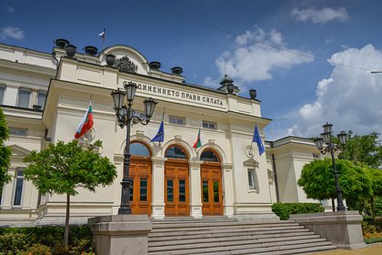 В парламенте Болгарии произошла стычка из-за передачи Украине списанных БТР