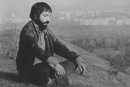 Арестован гуру йоги со школами по всему миру и в России. Как он обманывал женщин и заставлял их сниматься в порно?