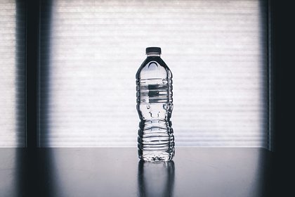 Россиян предупредили о начале активной борьбы с пластиковыми бутылками