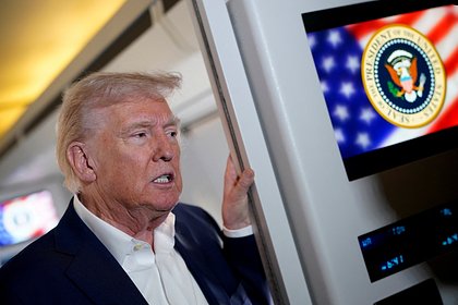 Трамп установил памятник самому себе в своем гольф-клубе
