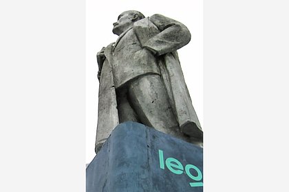 Власти города назвали катание на скейтбордах на памятнике Ленину недоброй шуткой