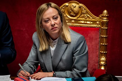 Психиатр объяснил необычную мимику премьер-министра Италии