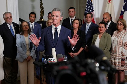 Трампа обвинили в вымогательстве