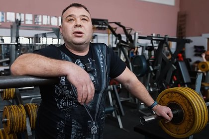 «Хорошо, что это произошло». Над алкоголиком из мема о заминированном тапке смеялась вся Россия. Как это изменило его жизнь?