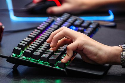 Уволенный за игру в компьютер на работе экономист отсудил у работодателя 580 тысяч рублей