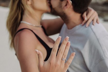 Дочь основателя «Кофемании» похвасталась помолвочным кольцом