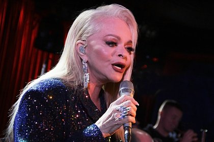 Лариса Долина впервые вышла на сцену после интервью о скандале с квартирой