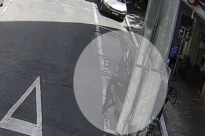 Воры украли восемь гравюр легендарного художника из библиотеки и попали на видео