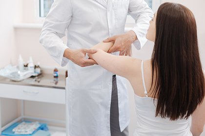 Россиян предостерегли от одного действия с суставами