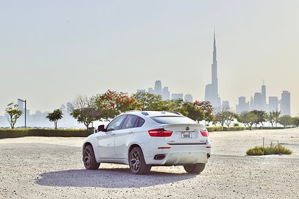 Взлетели поставки подержанных автомобилей из ОАЭ в Россию