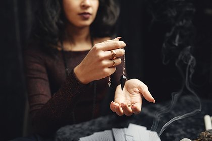 Экстрасенс пожаловалась на слишком навязчивых духов перед Рождеством