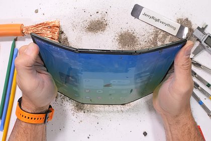 Самый дорогой смартфон Samsung провалил тест на прочность