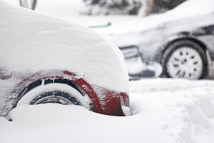 Снежная буря накрыла Центральную Россию. Ярославское шоссе парализовала пробка, из которой никто не может выбраться