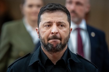 Зеленского вновь уличили в постановочном фото