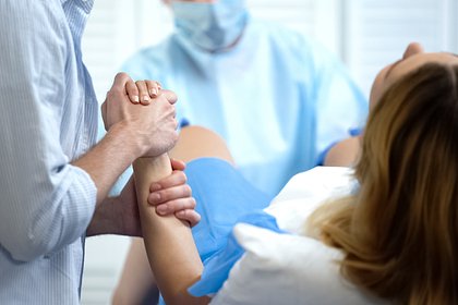 Россиянка рассказала о сломавших плечо ее сыну во время родов медиках