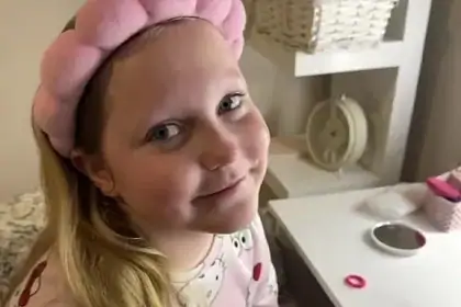 11-летняя дочь блогерши сменила внешность втайне от матери и рассмешила зрителей
