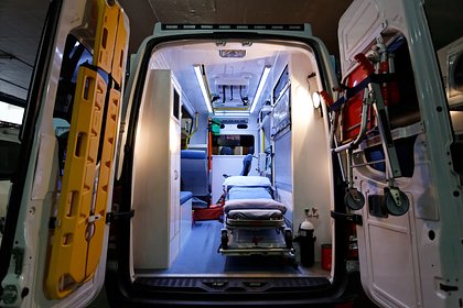 Скорая помощь врезалась в другую машину и смертельно ранила пенсионера