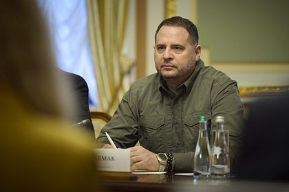 Обещавший уйти на фронт экс-глава офиса Зеленского нашел новую работу