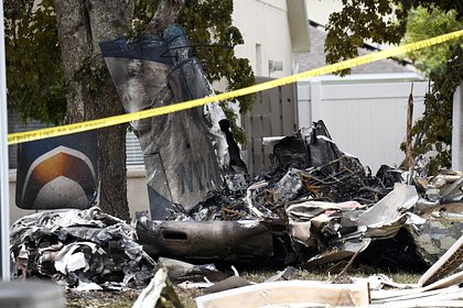 Самолет разбился во дворе жилого дома