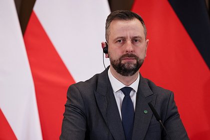 Министр обороны Польши возмутился оправданием послом Украины Шухевича и Бандеры