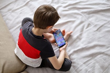 Россиянам назвали способы защитить ребенка от мошеннических игр