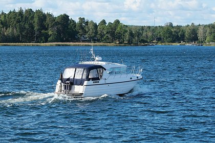 Эстонский катер оказался в водах России из-за поломки