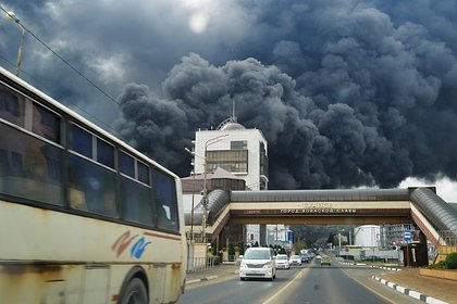 Стало известно о появлении черных облаков в атакованном ВСУ Туапсе