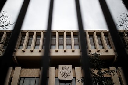 Посольству России в европейской столице заблокировали карты для оплаты бензина