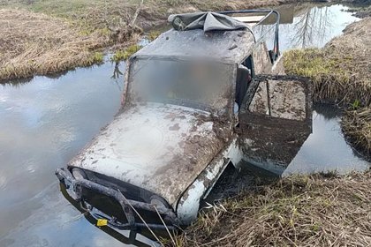 В автомобиле под Москвой нашли тела троих мужчин