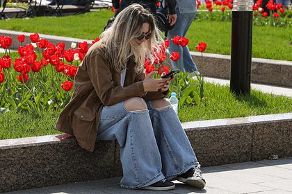 Зумеров предупредили о высоком риске ранней катаракты из-за одной привычки