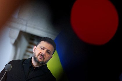 Европейский политик снял с груди украинский флаг и отказался поддерживать Зеленского