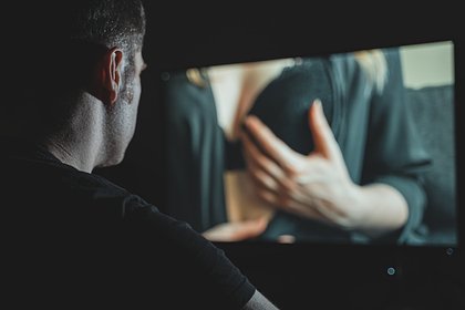 Извращенец тайно снял 50 голых женщин в солярии фитнес-клуба и оказался на свободе