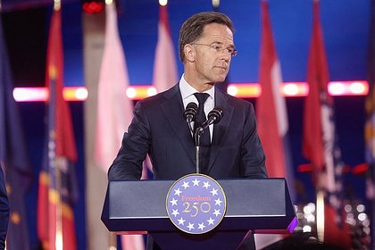 Рютте пожаловался на невозможность увеличить траты НАТО на оборону