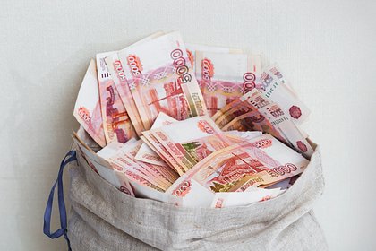 Бывший генконсул России услышал слова «красная роза» и лишился десятков миллионов рублей