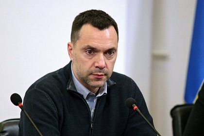 Арестович объяснил планом Зеленского смену главкома ВСУ