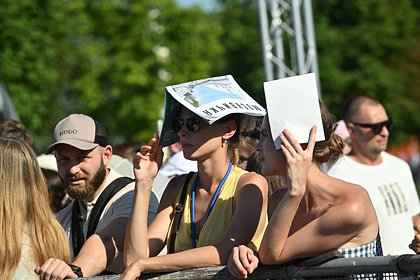 Москвичам пообещали летнюю жару после выходных