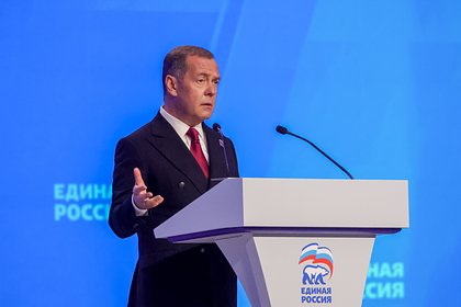 Медведев пошутил над новым премьером Британии