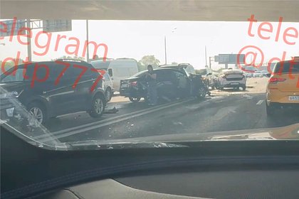 Массовая авария парализовала движение на Волгоградском проспекте в Москве