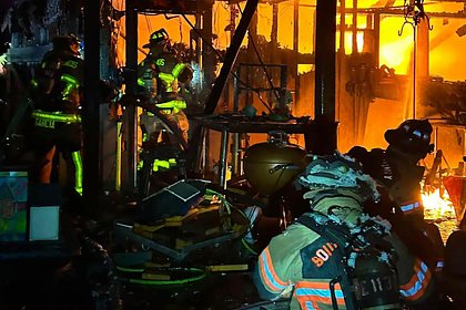 Две маленькие сестры спасли соседей из пожара
