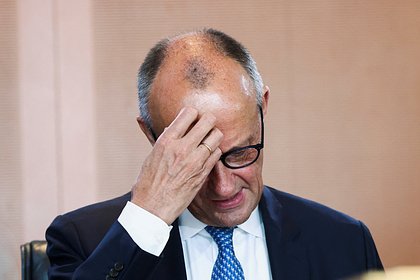 Канцлера Германии освистали в первый рабочий день после отпуска