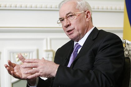 Азаров оценил идею о мобилизации женщин в ВСУ