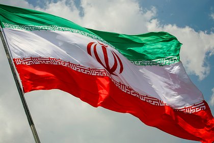 В Иране сообщили о гибели людей при атаке США на Ларак и пригрозили ответом