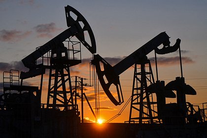 Мировые цены на нефть ускорили рост на фоне эскалации на Ближнем Востоке