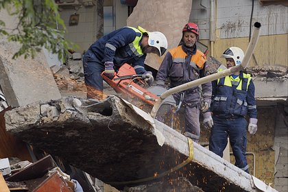 В Саратовской области плита придавила двух парней