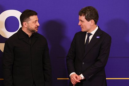 Президент Румынии отвлек Зеленского носками