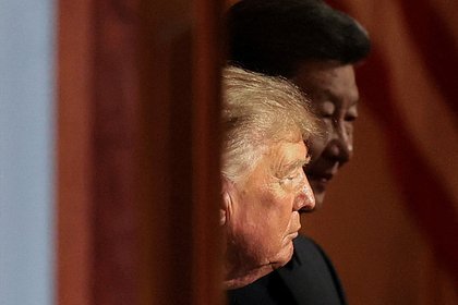 Скривился, рассмешил и подарил орла. Как встретились Трамп и Си?