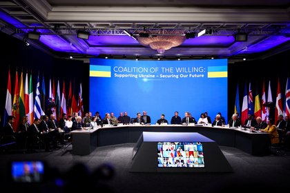 В ЕС сравнили помощь Украине с поливом пустыни