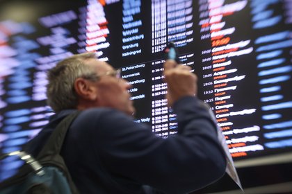 В московских аэропортах сорвались более 280 рейсов
